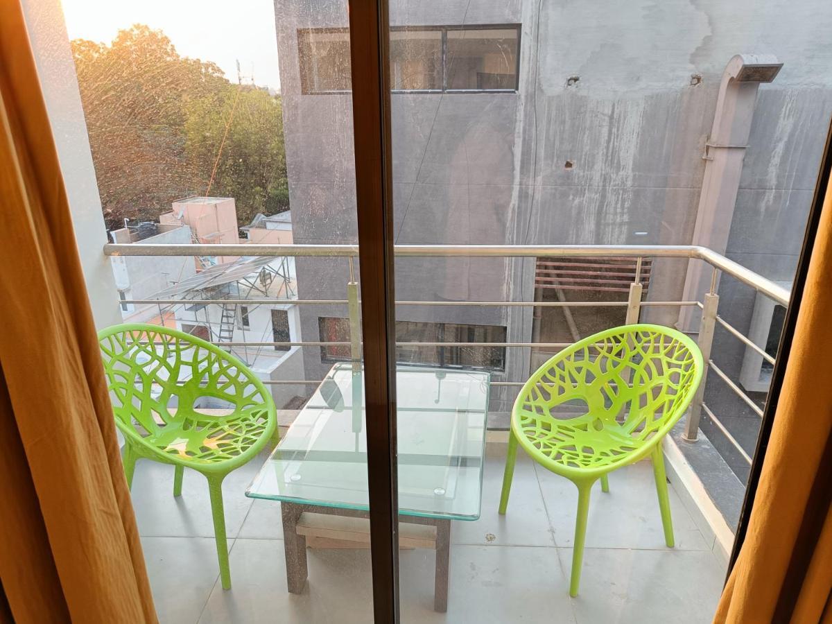 Hotel Lotus Anand Exterior photo