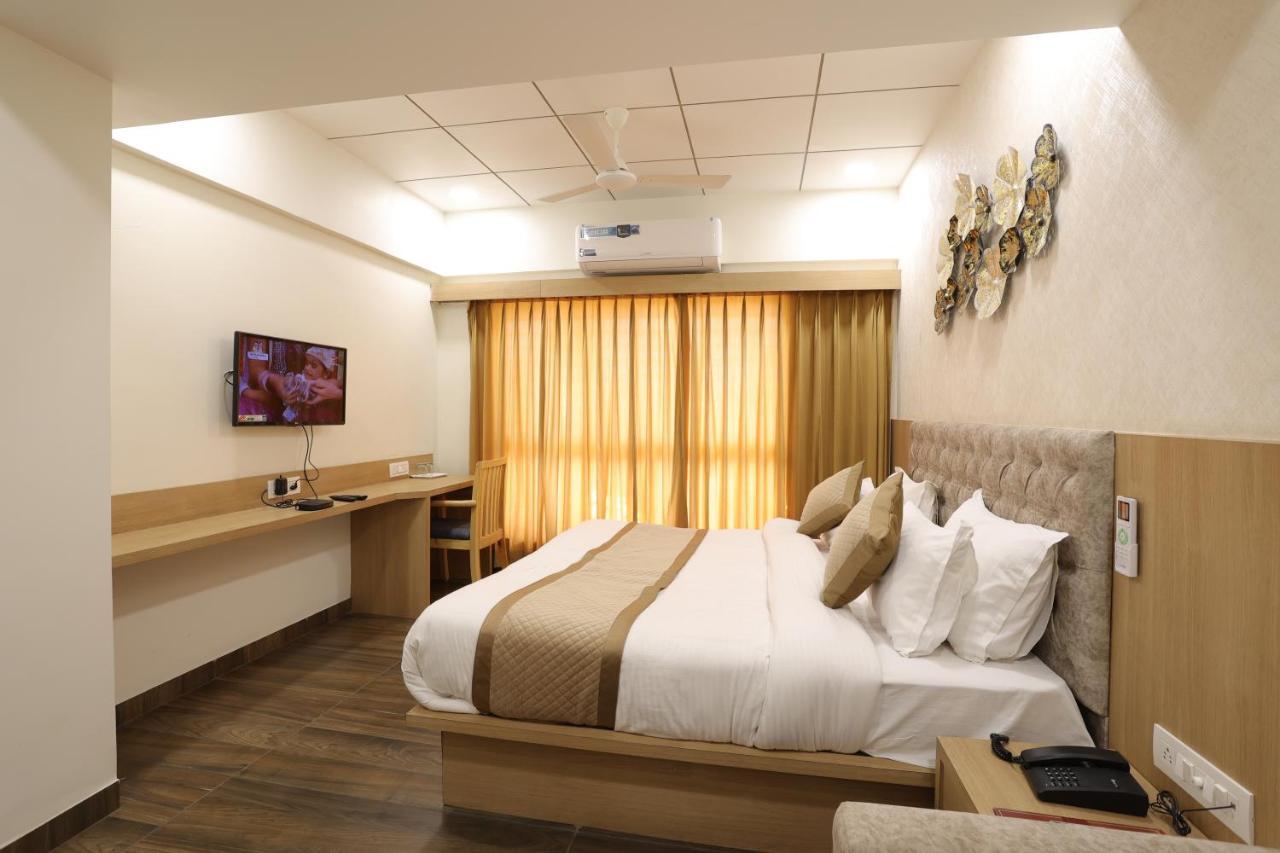 Hotel Lotus Anand Exterior photo