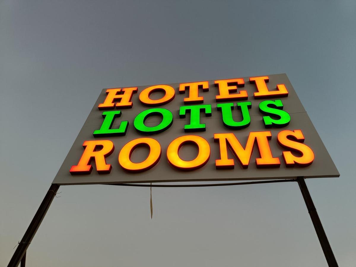 Hotel Lotus Anand Exterior photo